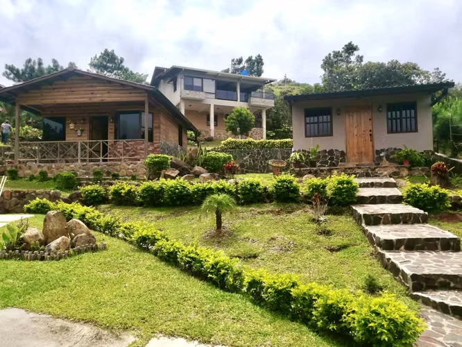 Venta hermosa Cabaña en Altos de Campana Chica 27*487MFK