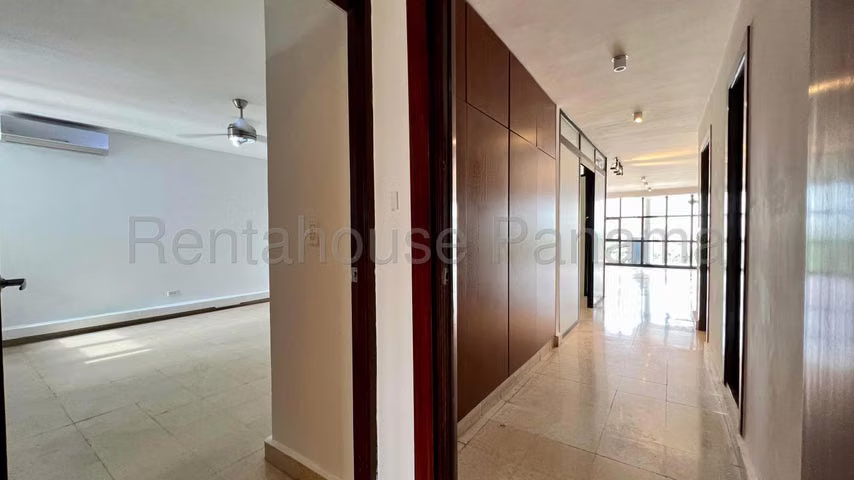 Apartamento en alquiler en PH Antonatos 27LRL470