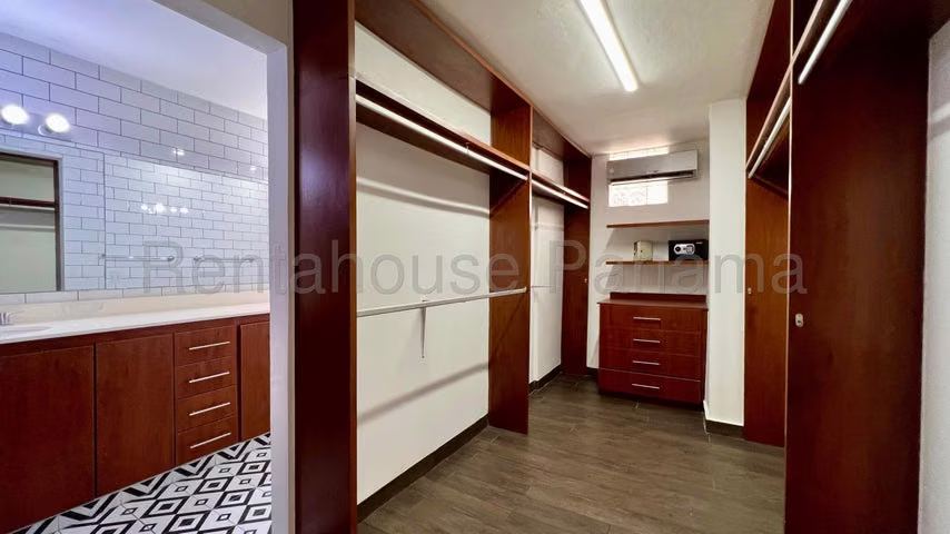 Apartamento en alquiler en PH Antonatos 27LRL470