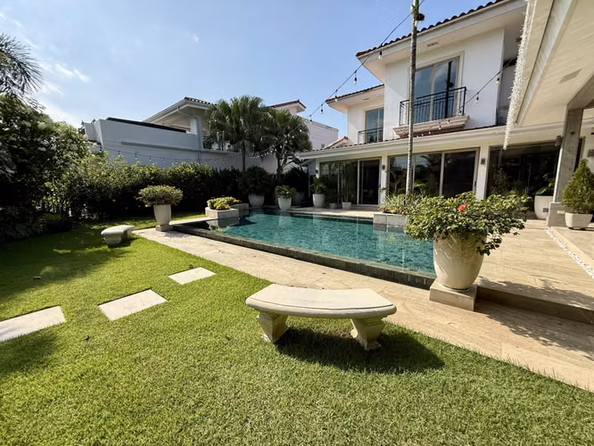 Sale of house in Fairway Estates, Santa Maria