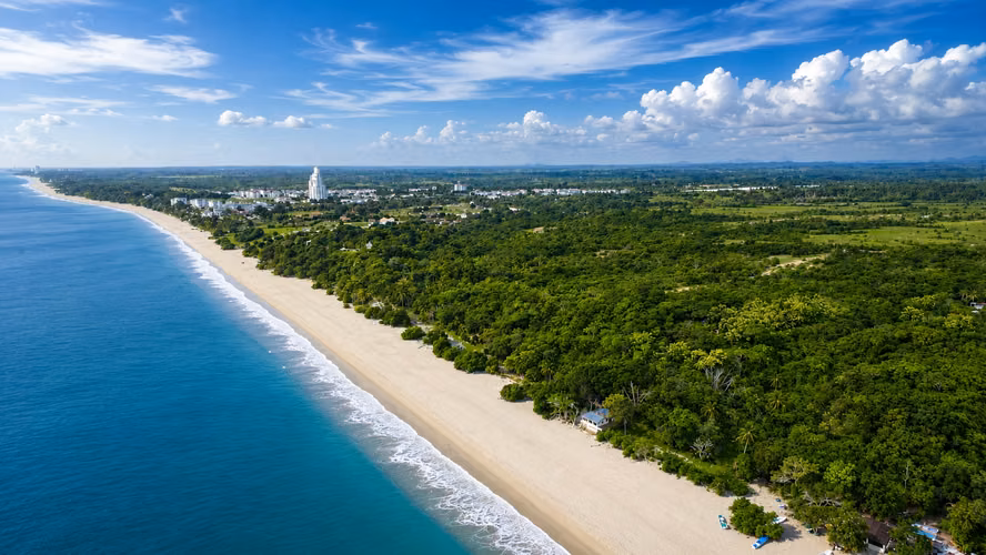 Terreno Frente al Mar en Venta en Río Hato | 18 Hectáreas | US$38/m²