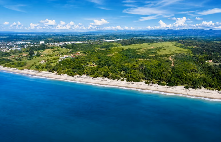 Terreno Frente al Mar en Venta en Río Hato | 18 Hectáreas | US$38/m²