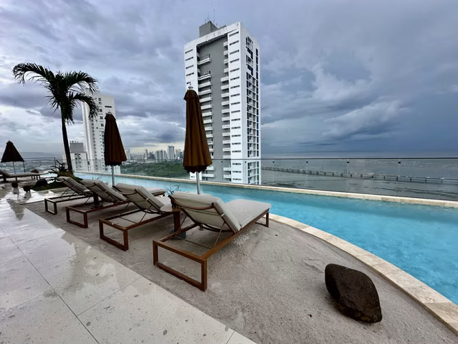 ALQUILER DE APARTAMENTO TIPO LOFT EN COCO DEL MAR PH DOVLE
