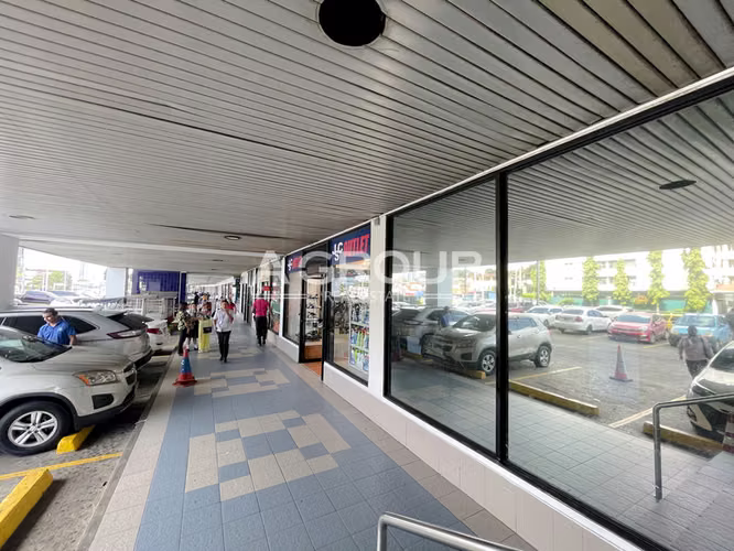 Oportunidad - Plaza Edison - Se vende local comercial en planta baja