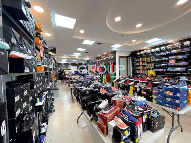 Oportunidad - Plaza Edison - Se vende local comercial en planta baja