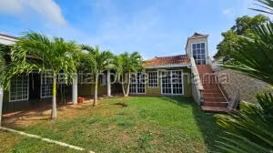 Alquiler de Casa con 453m2 en Vista Alegre PH Quintas de Nuevo Arraijan 27-438SR