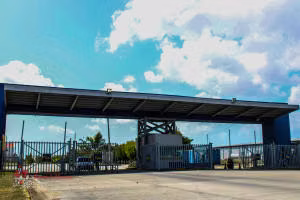 Venta de Galera con 3000m2 en Tocumen PH Galera Las Americas 21-4679SR