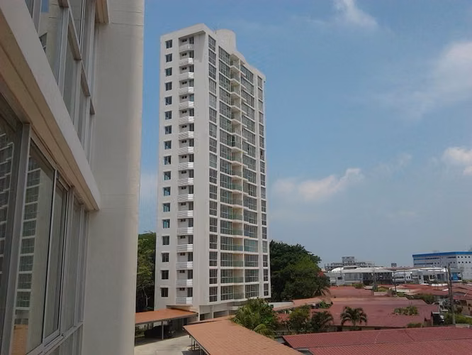 VENDO APARTAMENTO EN CHANIS, 3 RECAMARAS, 118M2, CON AREA SOCIAL.