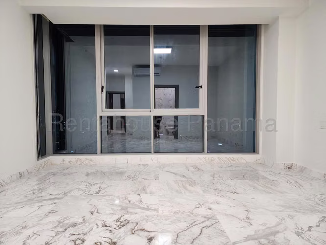 Alquiler Apartamento de 461m2 en Costa del Este AMD