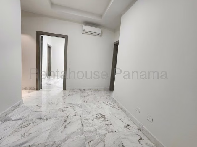 Alquiler Apartamento de 461m2 en Costa del Este AMD