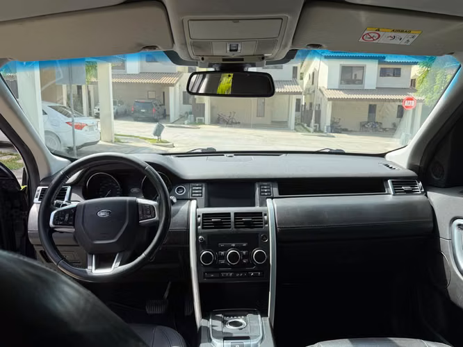 Land Rover Discovery HSE Luxury 2018! Full Extras • All Black  • Mantenimiento al Día