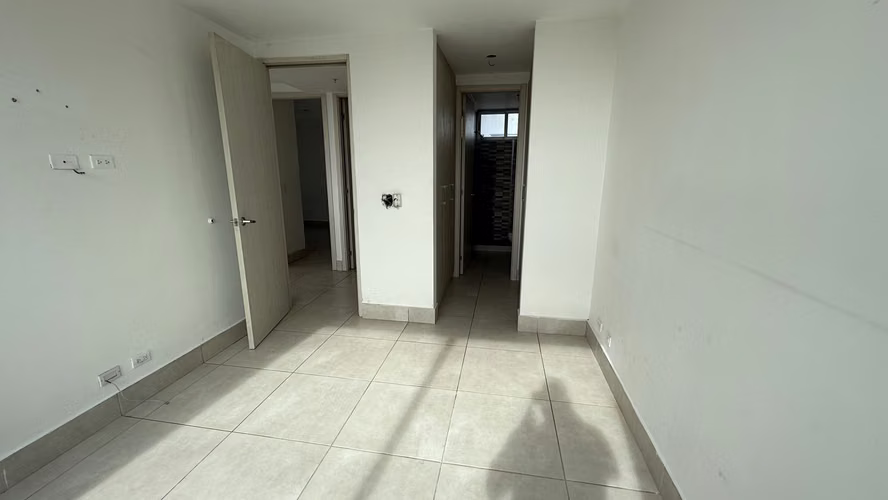 REMATE BANCARIO DE APARTAMENTO - PH SKY POINT - JS