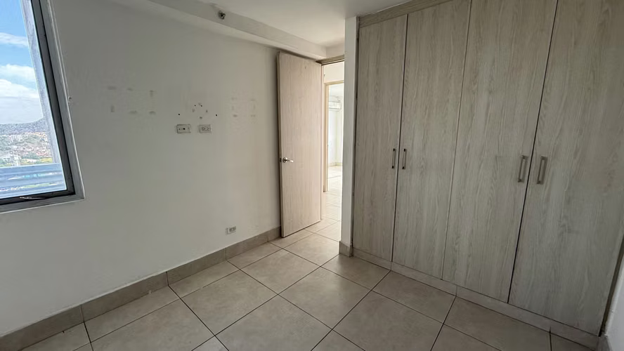 REMATE BANCARIO DE APARTAMENTO - PH SKY POINT - JS