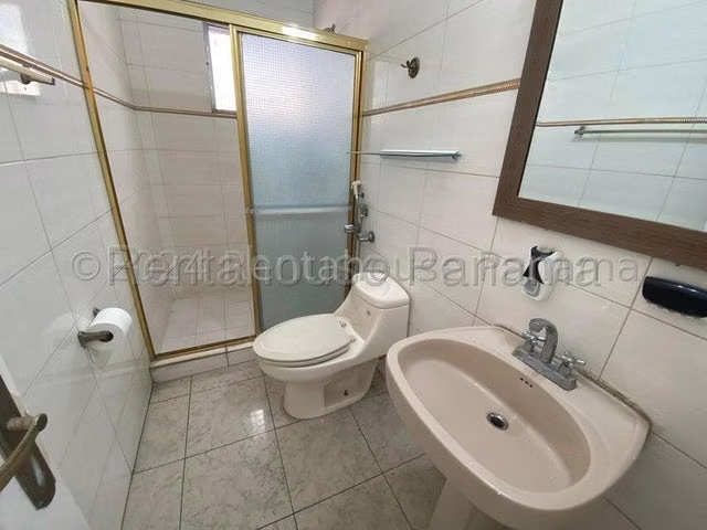 Se alquila casa en Altos de Panamá KC