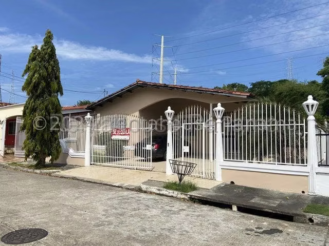 Se alquila casa en Altos de Panamá KC