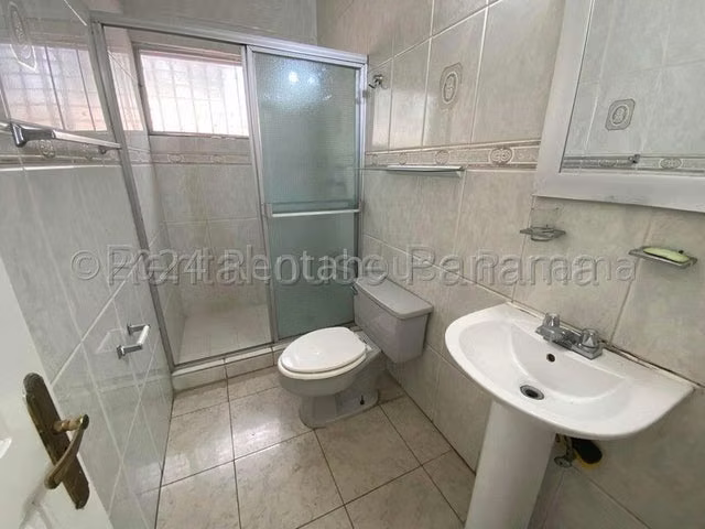 Se alquila casa en Altos de Panamá KC