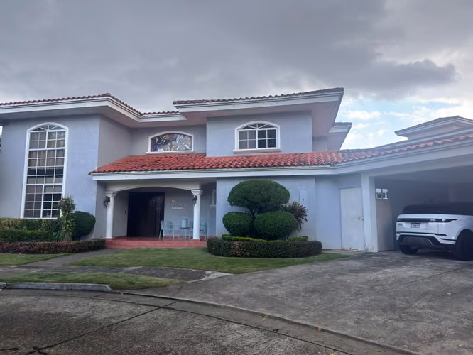 CASA EN VENTA EN COSTA SERENA EN COSTA DEL ESTE EXCELENTE DEAL