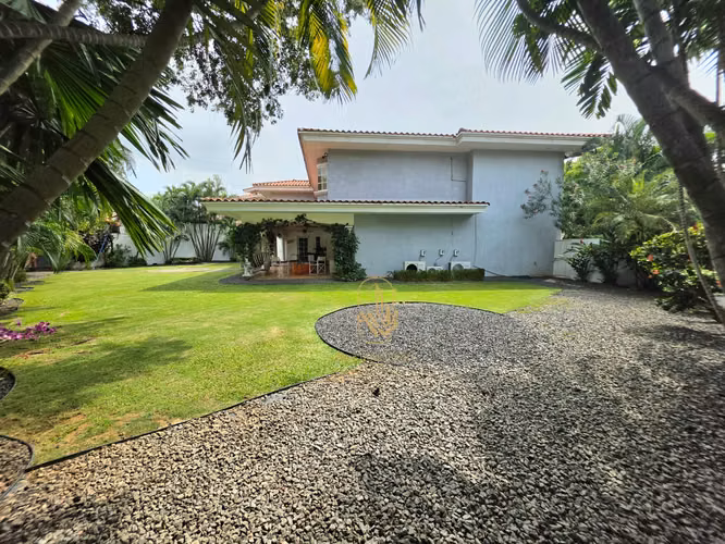 CASA EN VENTA EN COSTA SERENA EN COSTA DEL ESTE EXCELENTE DEAL 880m2 terreno