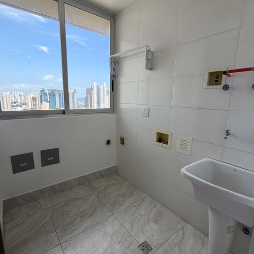 Se Vende Apartamento en Loxur 400