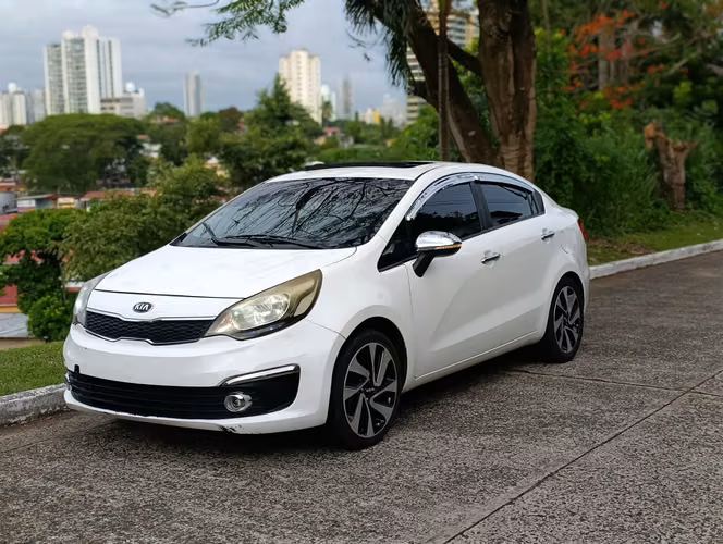 KIA RIO 2017 NEGOCIABLE