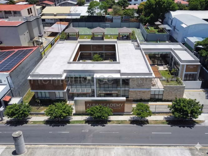 Venta de terreno plano en San Francisco - Zonificación 1ZM6