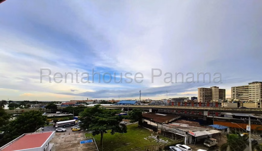 Se Vende Apartamento en Avenida Balboa YDU