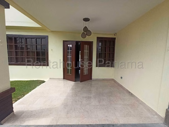 VENTA DE CASA EN LAS CUMBRES ABS