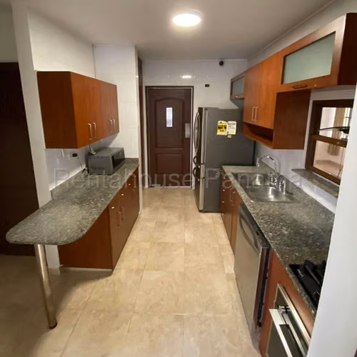 VENTA DE CASA EN LAS CUMBRES ABS