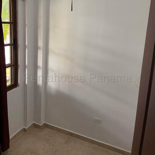 VENTA DE CASA EN LAS CUMBRES ABS