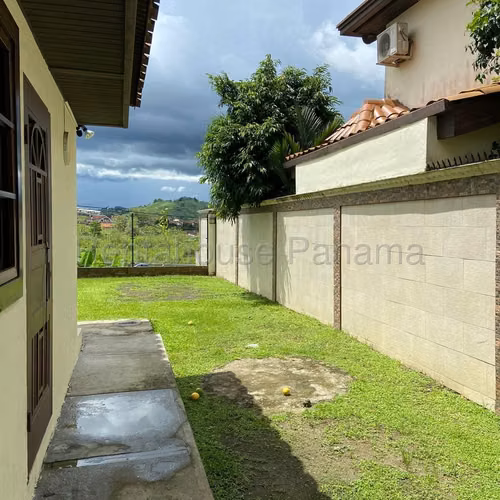 VENTA DE CASA EN LAS CUMBRES ABS