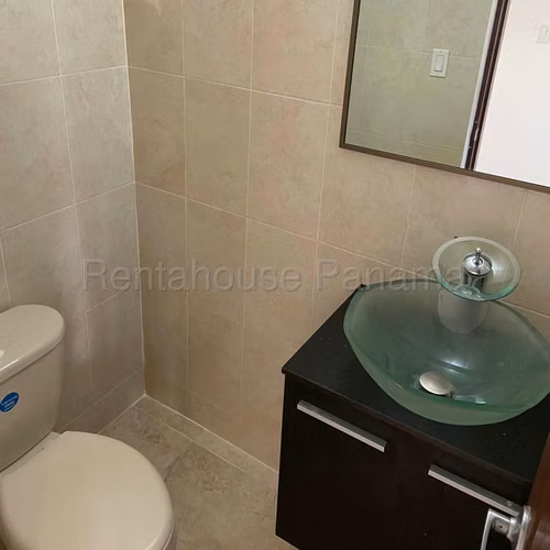 VENTA DE CASA EN LAS CUMBRES ABS