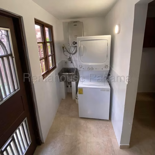 VENTA DE CASA EN LAS CUMBRES ABS