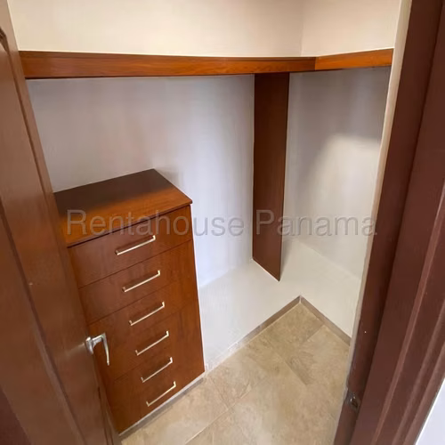 VENTA DE CASA EN LAS CUMBRES ABS