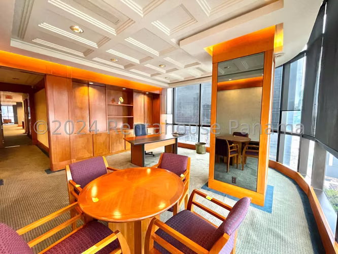 Venta de oficina amoblada en Calle 50, Ciudad de Panamá