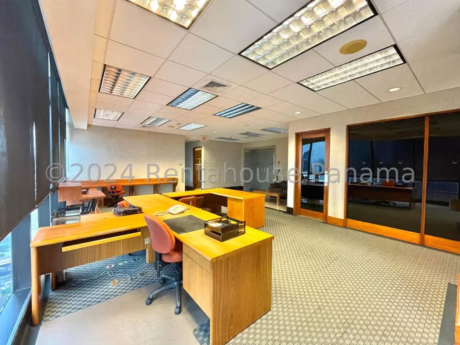 Venta de oficina amoblada en Calle 50, Ciudad de Panamá