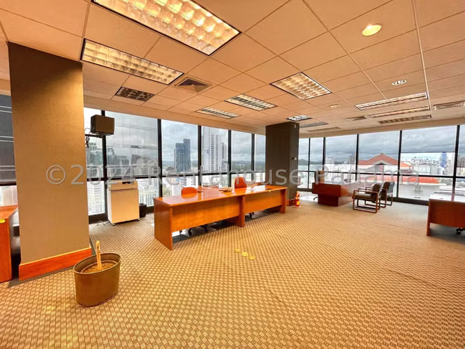 Venta de oficina amoblada en Calle 50, Ciudad de Panamá
