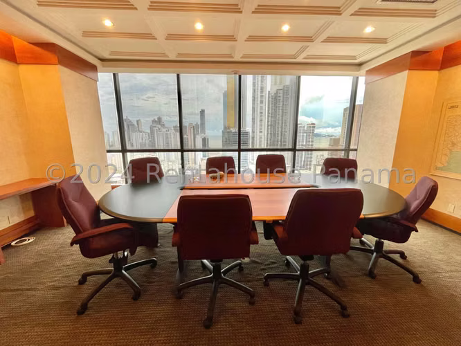 Venta de oficina amoblada en Calle 50, Ciudad de Panamá
