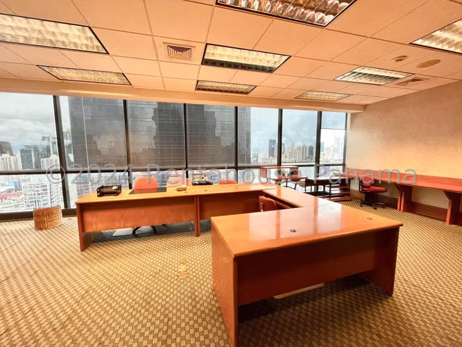 Venta de oficina amoblada en Calle 50, Ciudad de Panamá