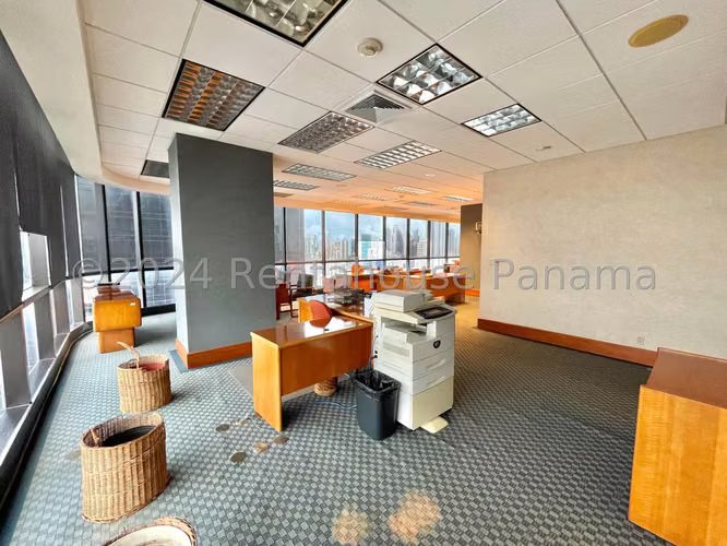 Venta de oficina amoblada en Calle 50, Ciudad de Panamá