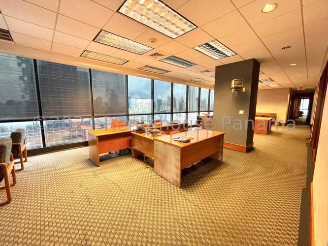 Venta de oficina amoblada en Calle 50, Ciudad de Panamá