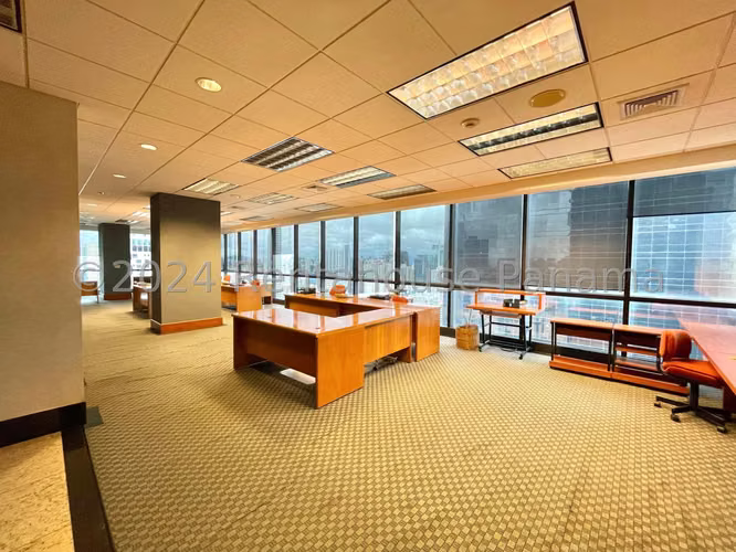 Venta de oficina amoblada en Calle 50, Ciudad de Panamá