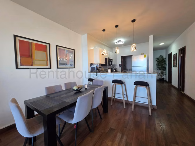 Se Alquila Apartamento en Avenida Balboa YDU