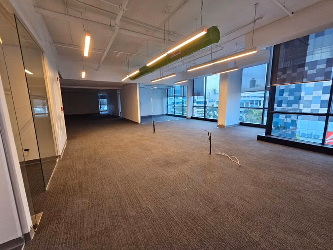 Venta de oficina remodelada en Costa del este