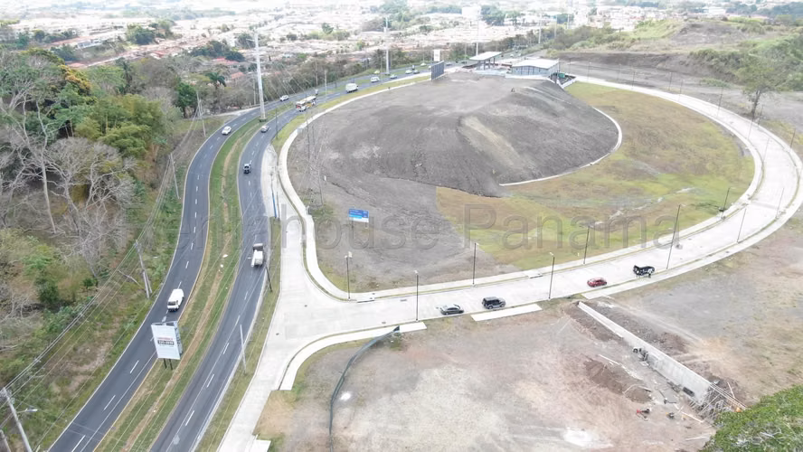 Flat Land for Sale on the Main Avenue of Brisas del Golf