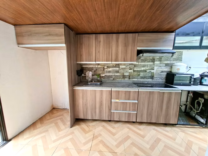 27465. Se vende a precio de avaluo casa 189m, 3 recamaras, 2 baños, jardin.