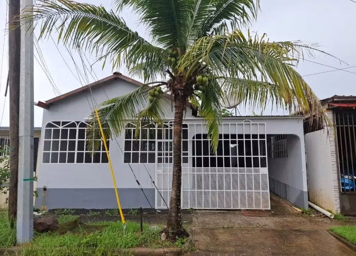 GANGA CASA EN CIUDAD DEL FUTURO  PRECIO $69.000 AVALUO $120.000