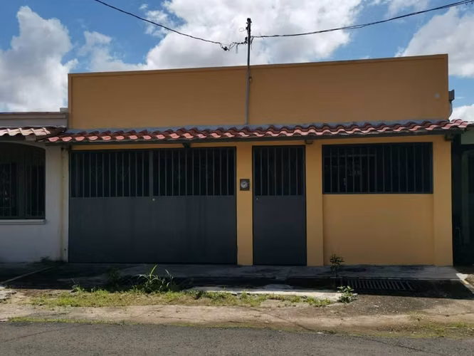 VENDO CASA EN RESIDENCIAL VISTA ALEGRE