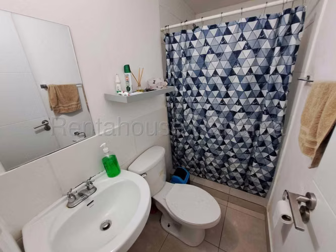 Alquilo Apartamento en Via España KA27-352
