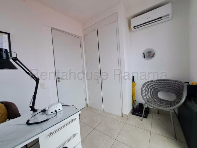 Alquilo Apartamento en Via España KA27-352