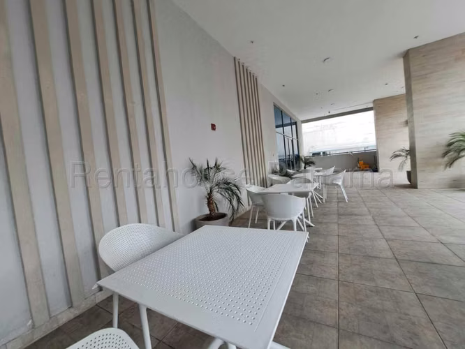 Alquilo Apartamento en Via España KA27-352